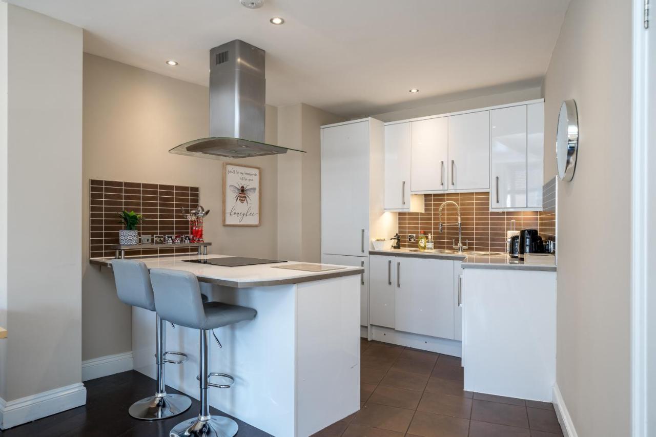 Spacious 2 Bedroom Apartment - Sleeps 6 Brighton Luaran gambar